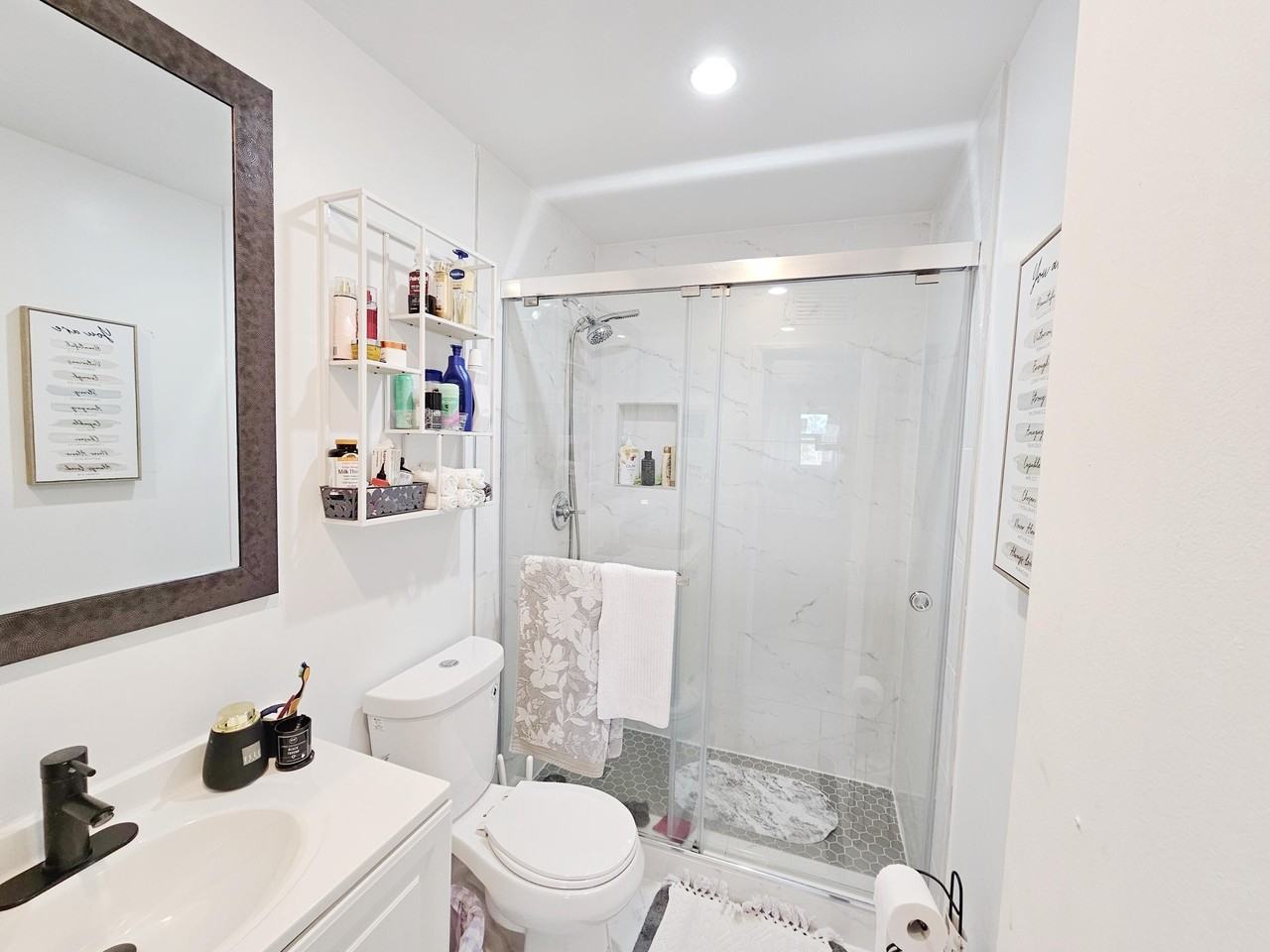 7807 Golf Circle Dr Apt 305 - Photo 7 of 9