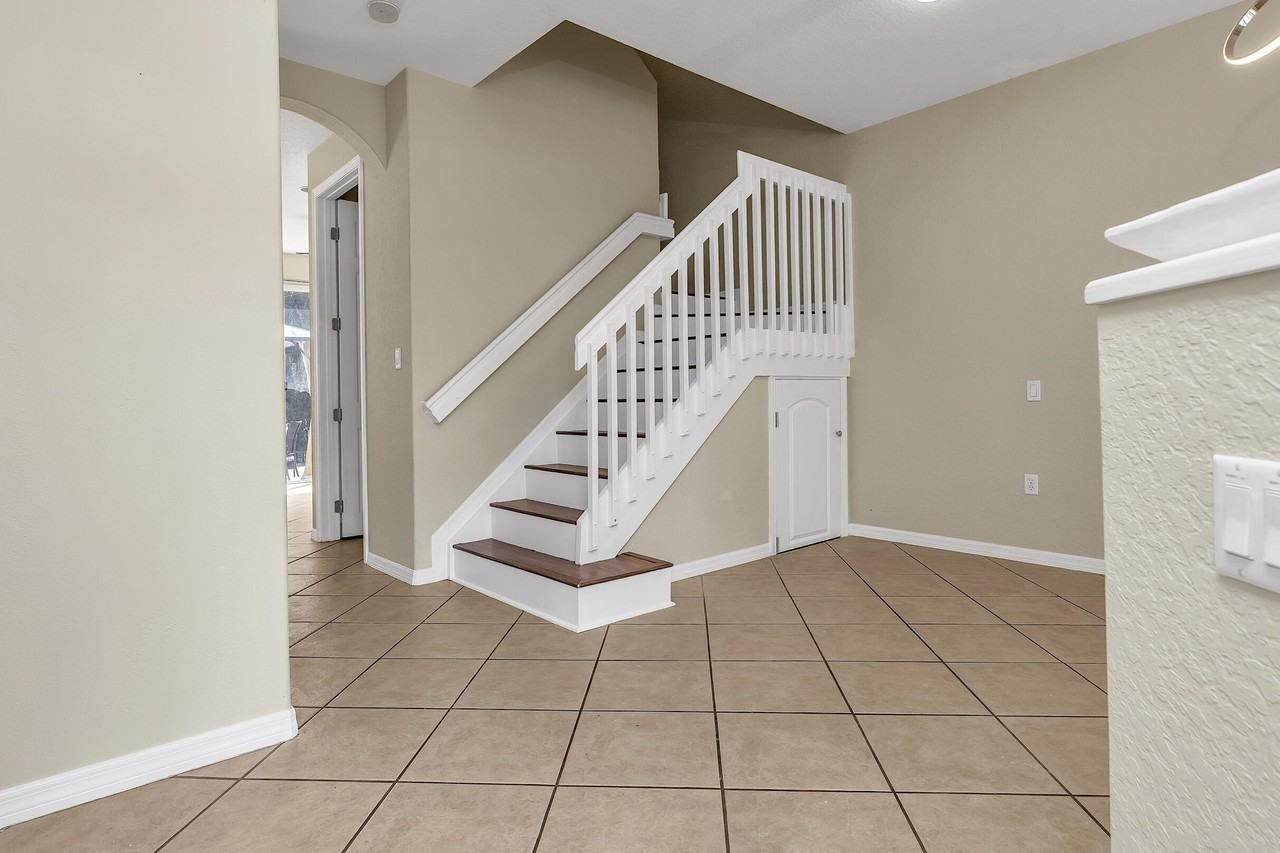 228 Lake Monterey Cir - Photo 5 of 48