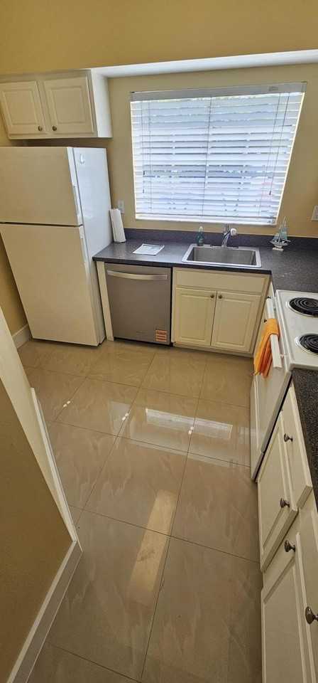 1881 Nw 96th Ter Unit 7f - Photo 5 of 26