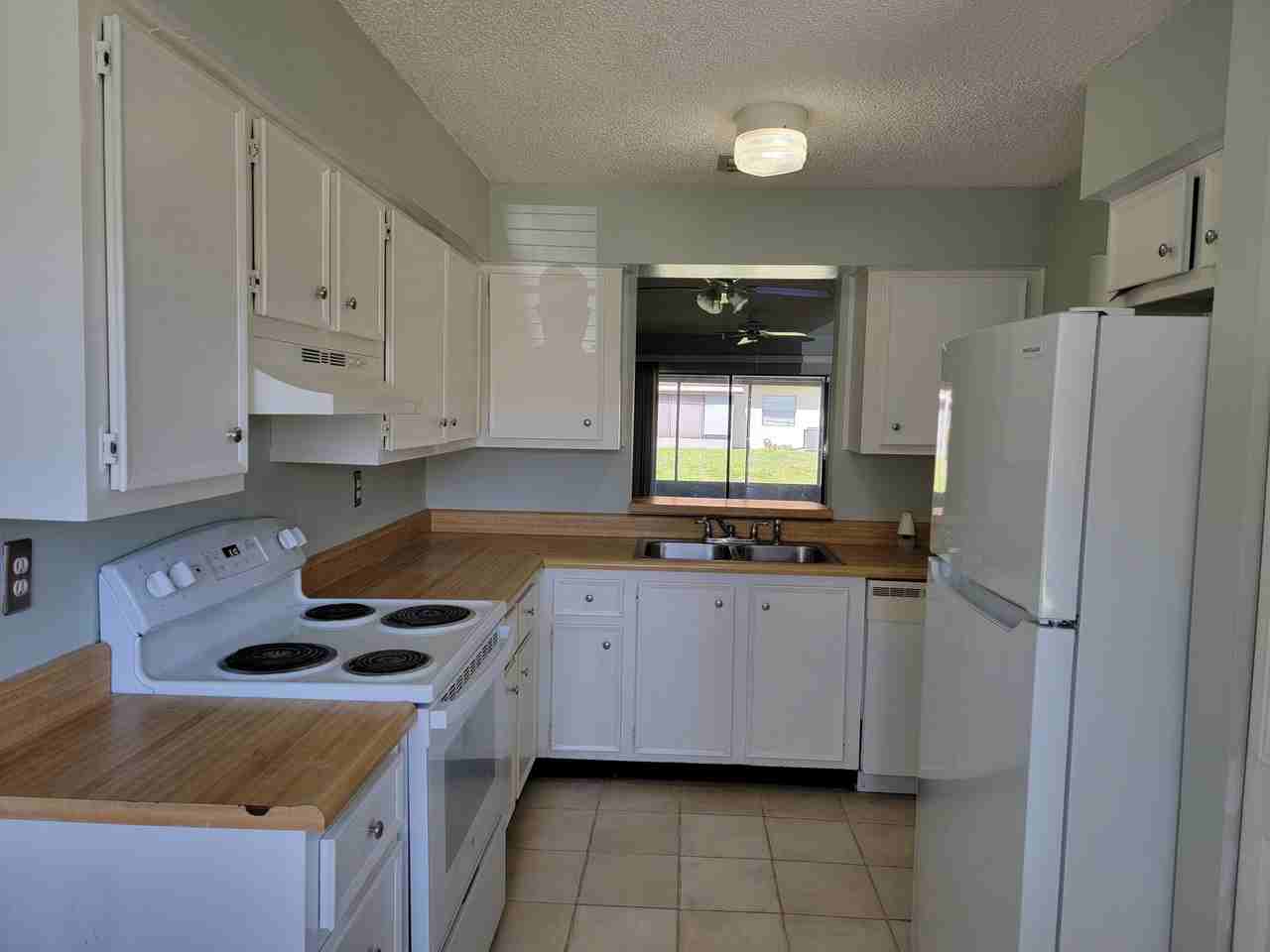 6010 Indrio Rd - Photo 5 of 17