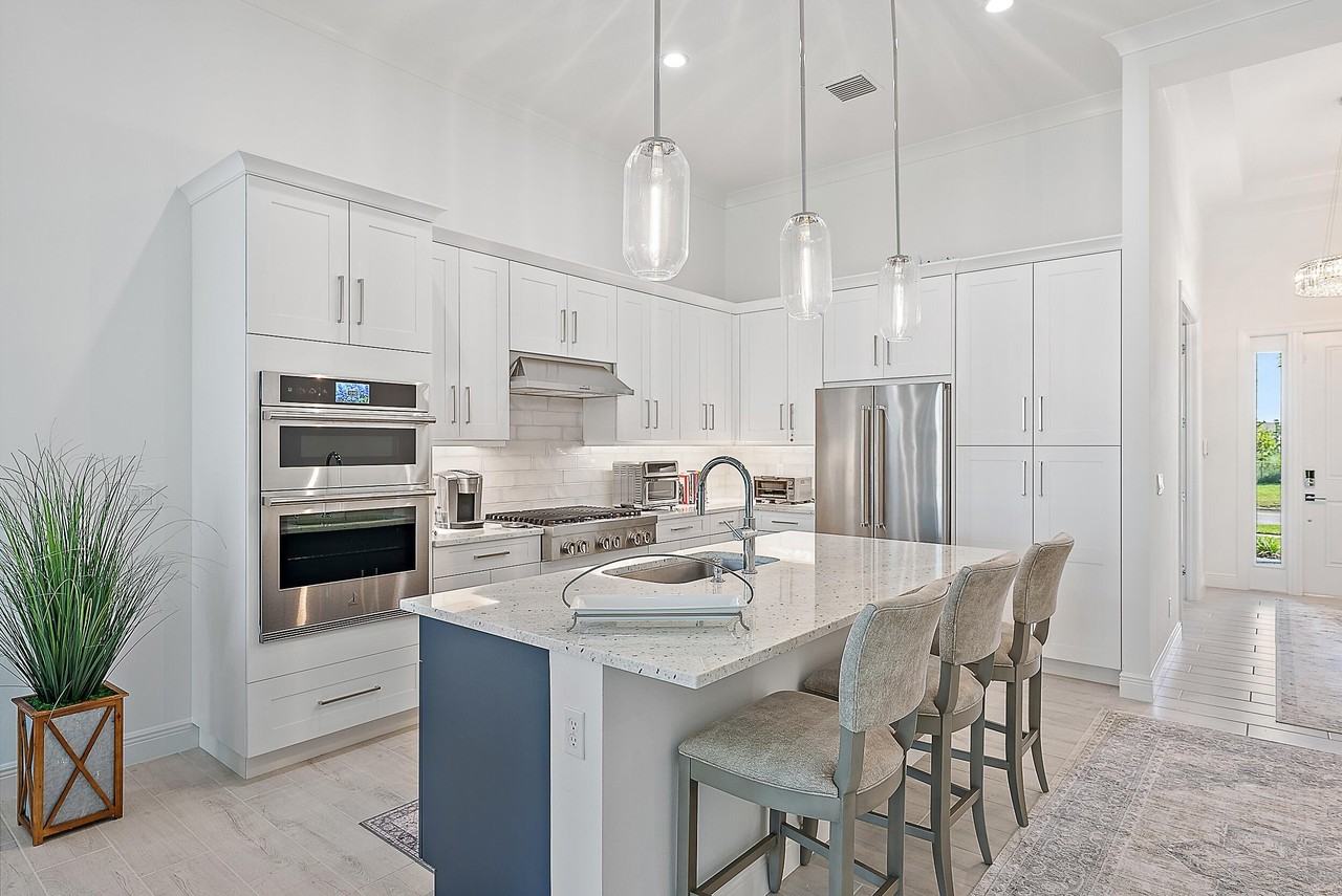 10229 Riverstone Way - Photo 5 of 37