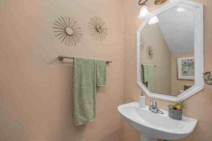 2036 Se Avon Park Dr - Photo 5 of 33