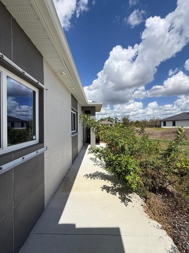 4800 15th St Sw - Photo 3 of 37