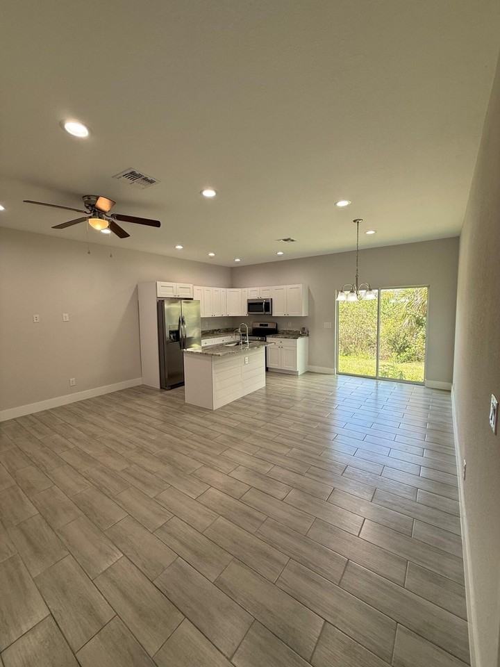 4800 15th St Sw - Photo 6 of 37