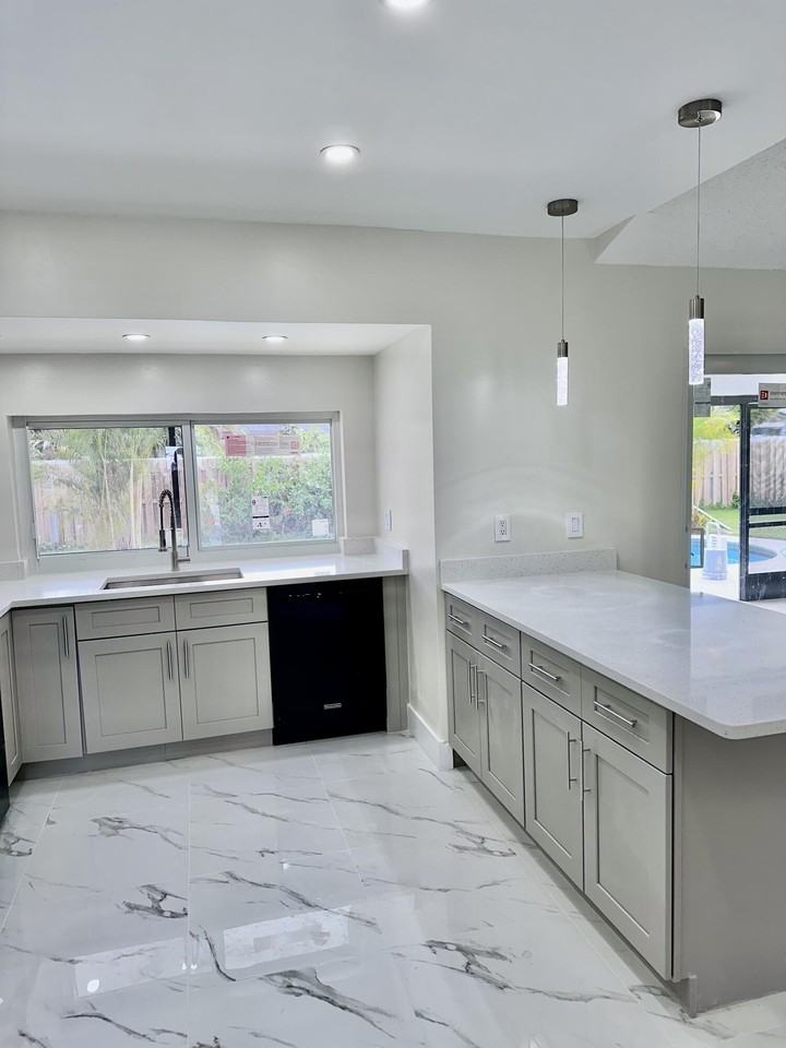 2110 Nw 109th Ave - Photo 2 of 28