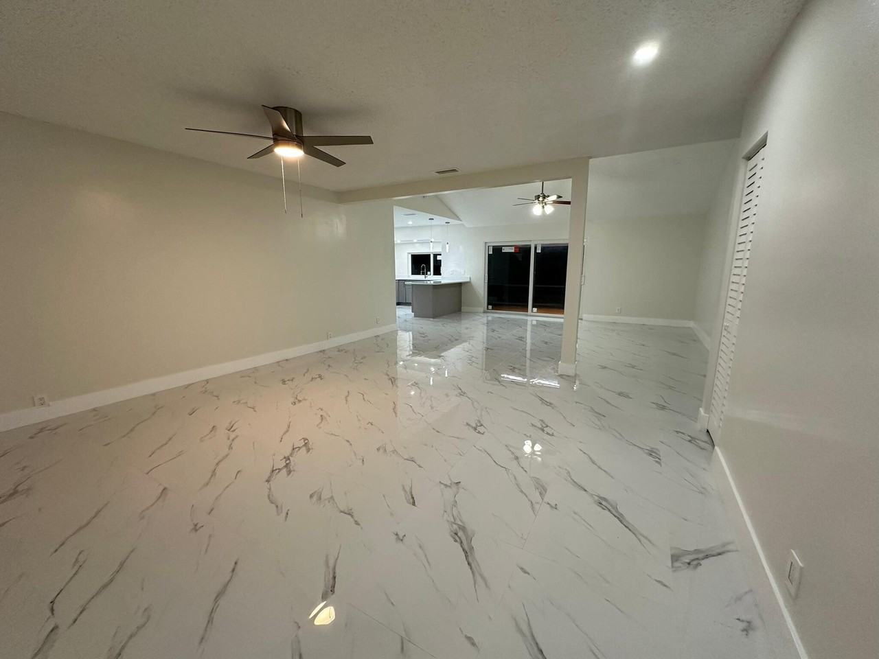 2110 Nw 109th Ave - Photo 5 of 28