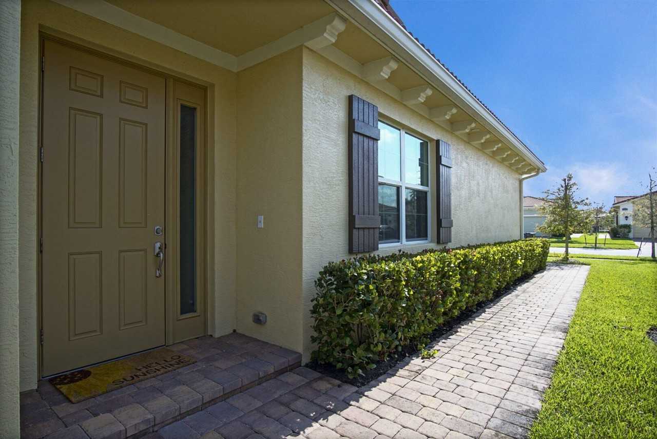 24060 Sw Firenze Way - Photo 3 of 27