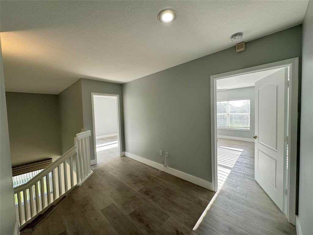 390 Nw 115th Way - Photo 7 of 19