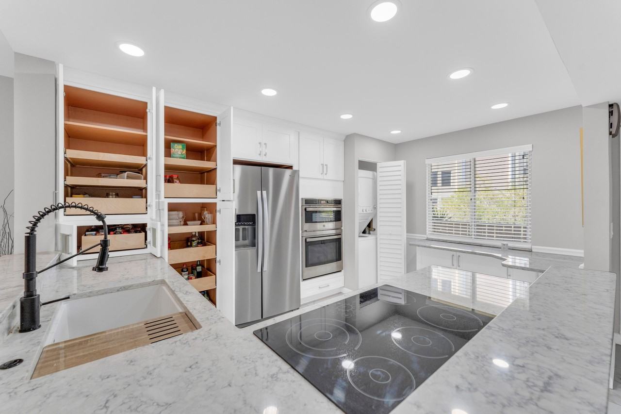 7192 Huntington Ln Apt 307 - Photo 5 of 50