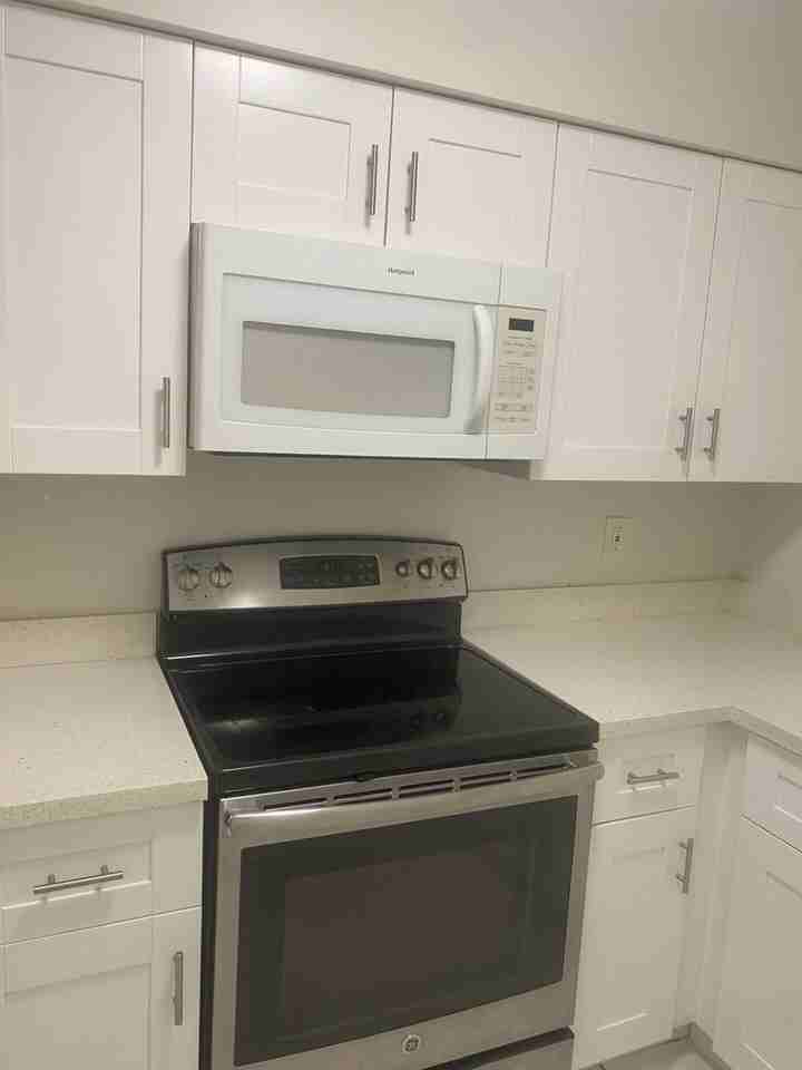 819 Sw 9th Ct - Photo 2 of 15