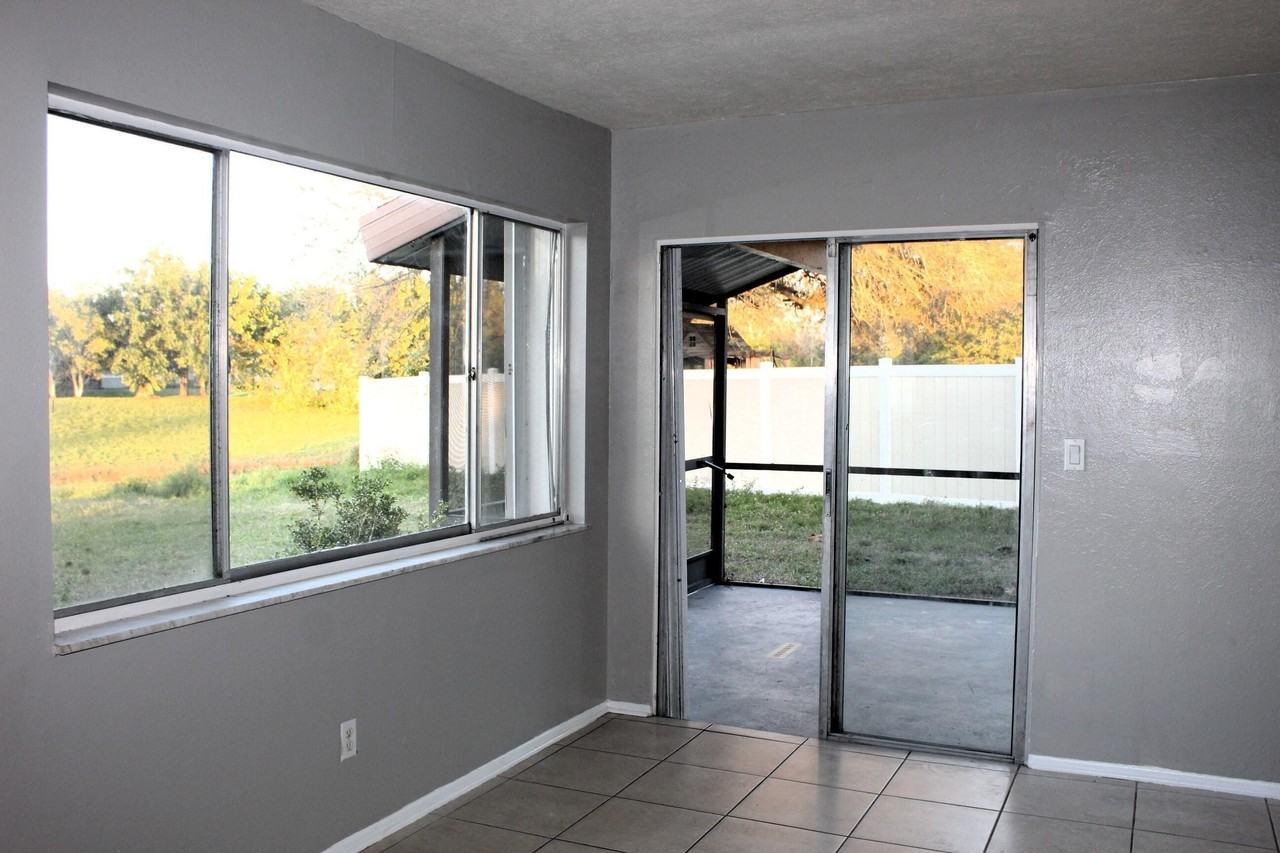 1618 Se Elkhart Ter - Photo 7 of 16