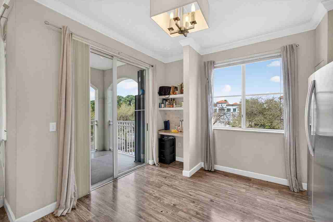 11028 Legacy Dr Apt 302 - Photo 5 of 27