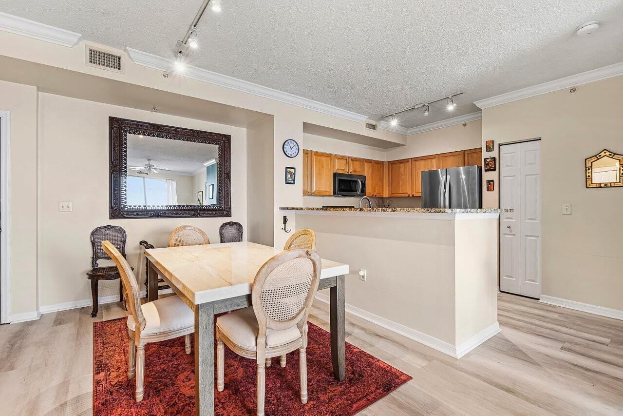 616 Clearwater Park Rd Apt 1206 - Photo 4 of 33