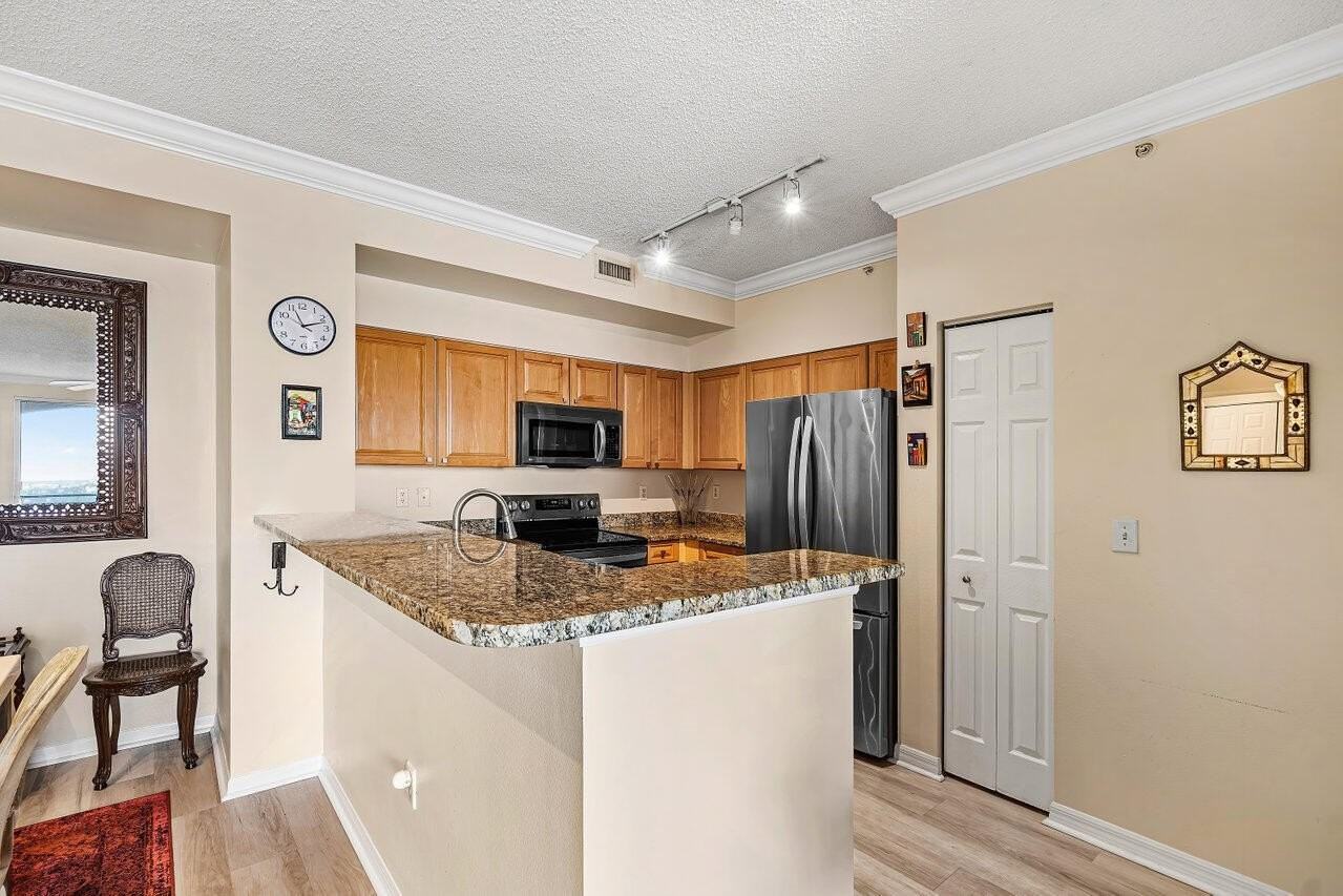 616 Clearwater Park Rd Apt 1206 - Photo 6 of 33