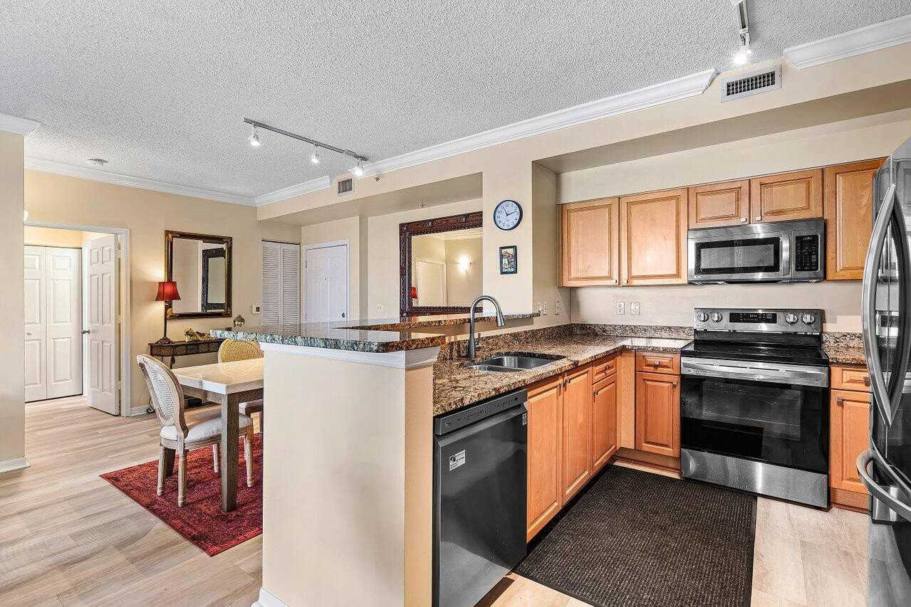 616 Clearwater Park Rd Apt 1206 - Photo 7 of 33