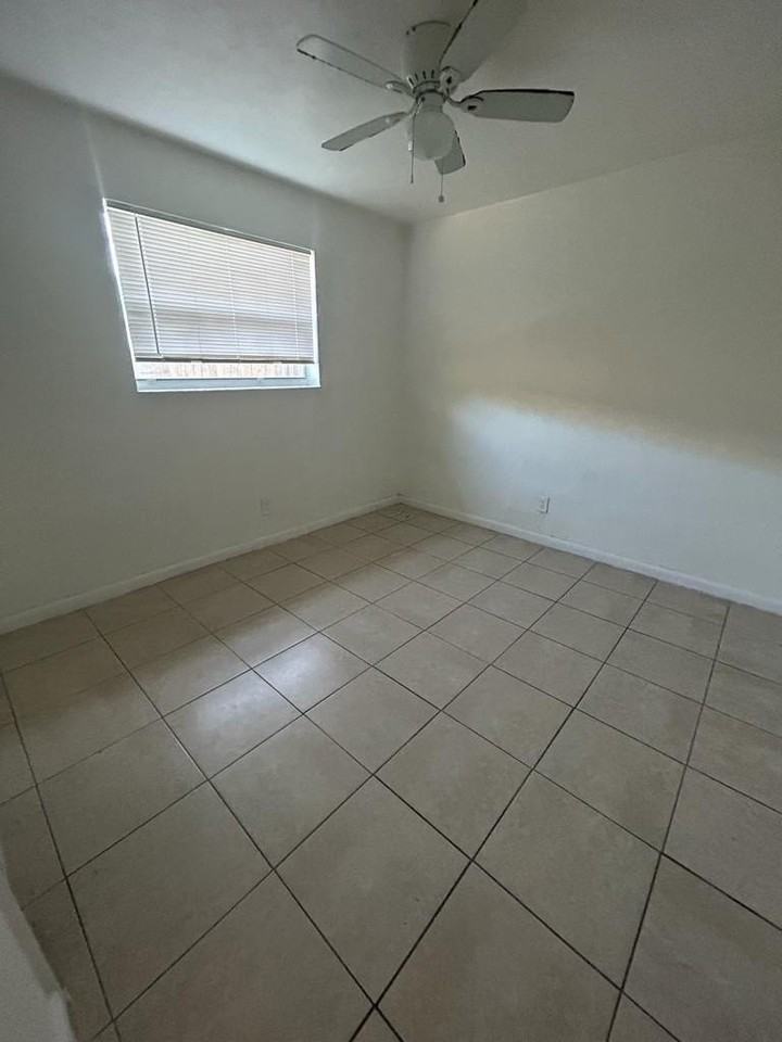 900 Nw 17th Ave Unit East - Photo 7 of 14