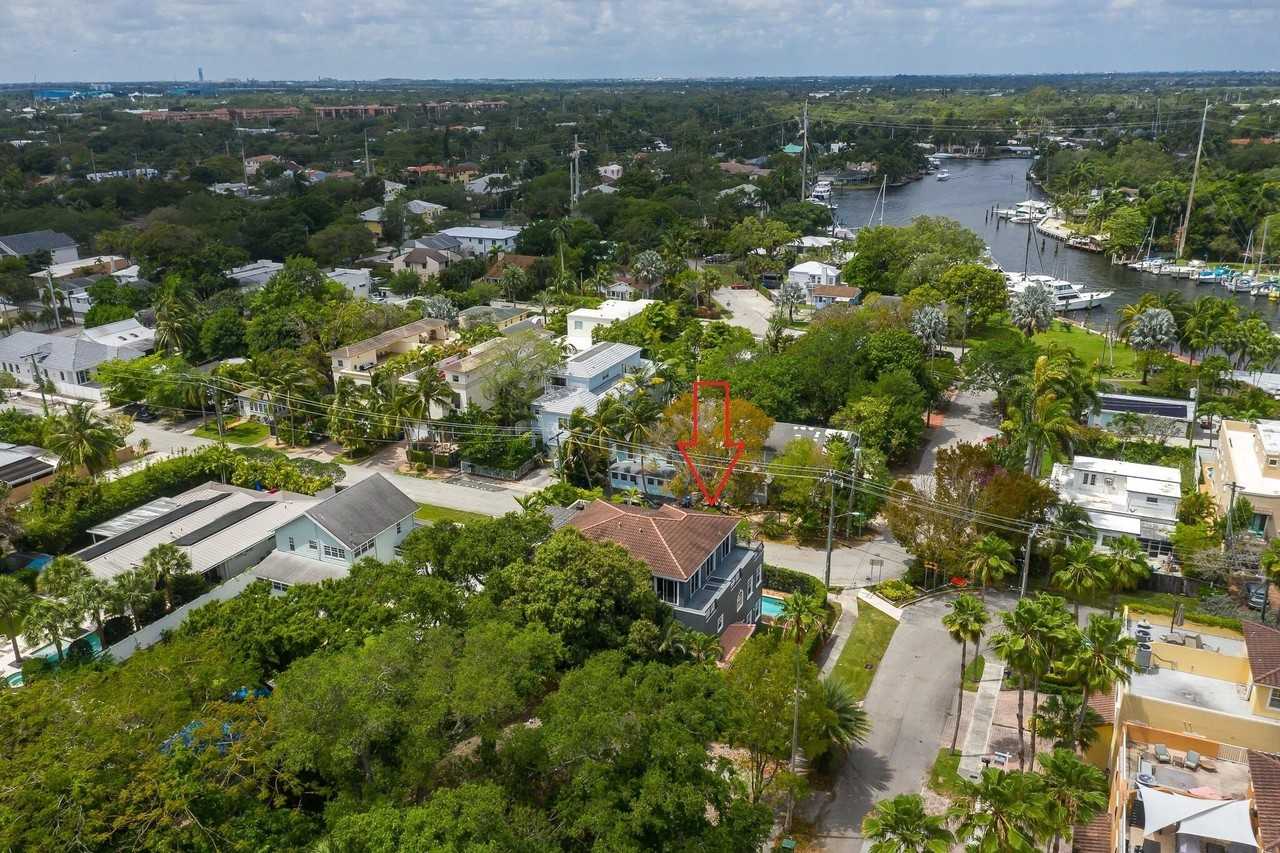 486 Sw 5th St - Photo 2 of 38