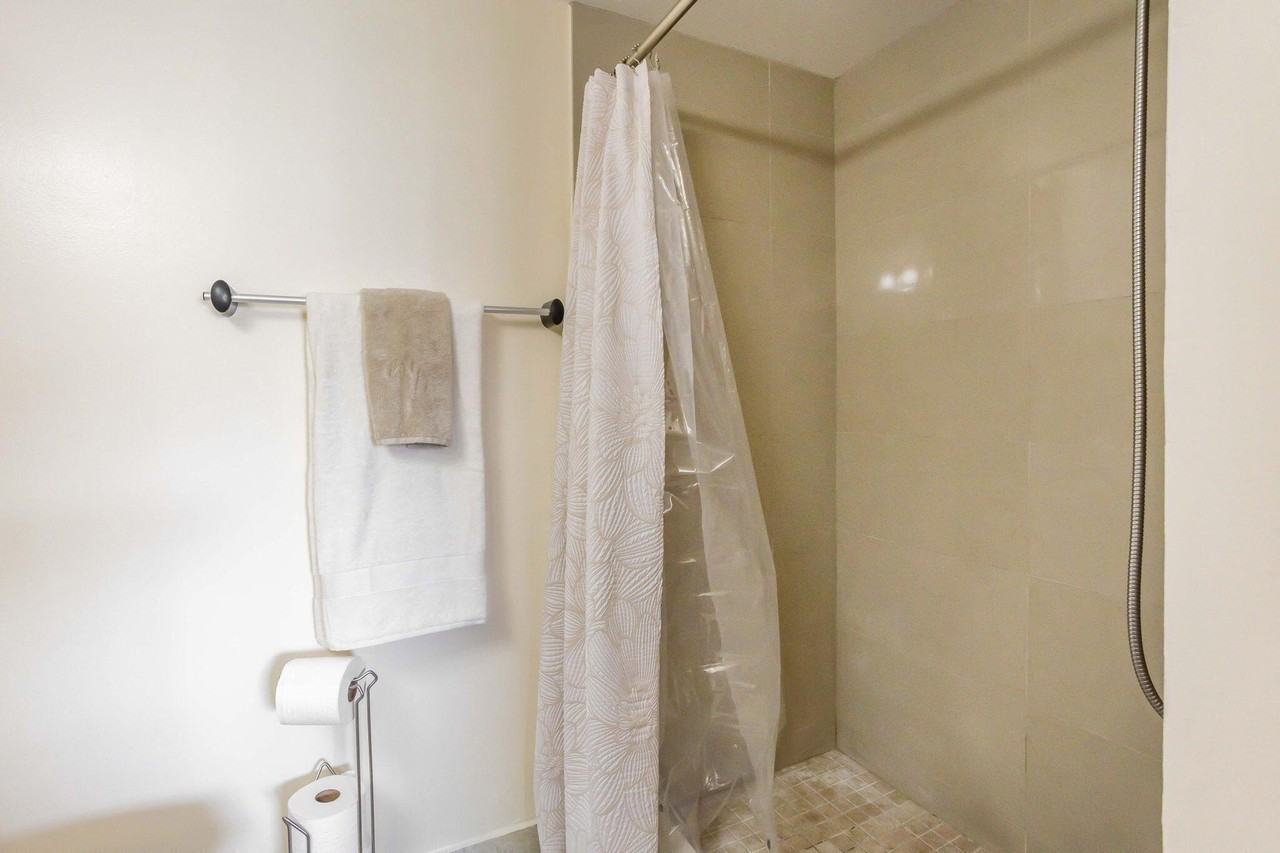 2423 Nw 89th Dr Apt 102 - Photo 7 of 24