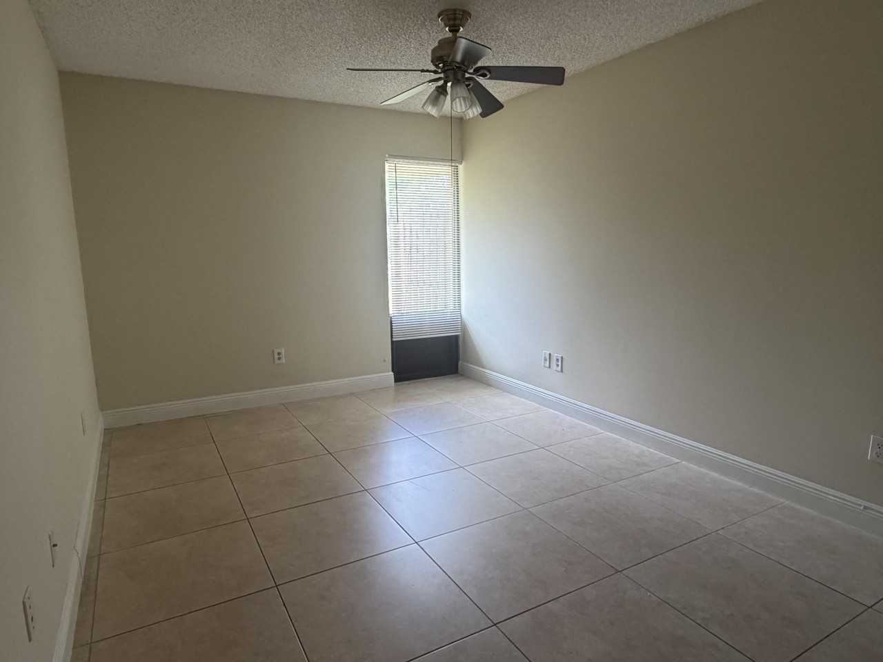 5981 Forest Hill Blvd Apt 2 - Photo 6 of 8