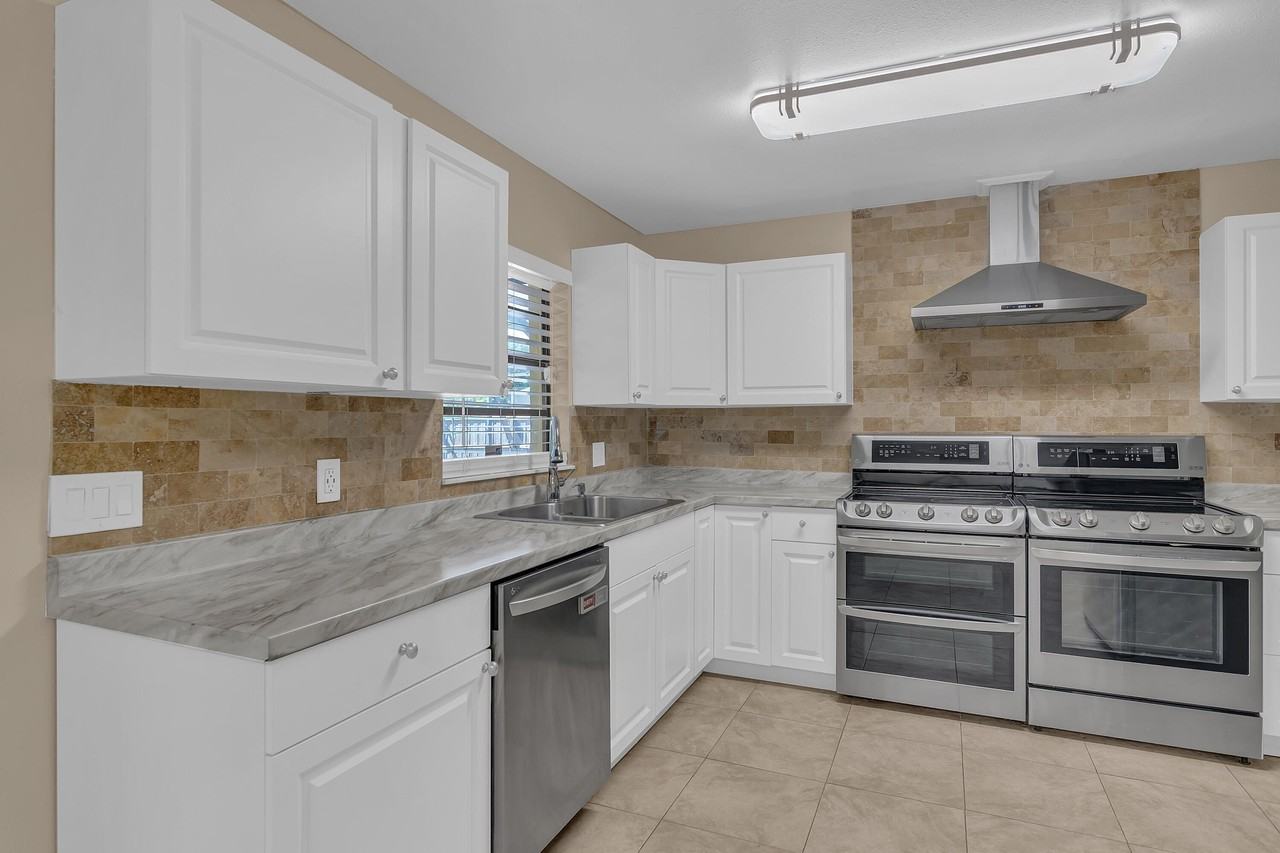 6113 Yucca Dr - Photo 3 of 29