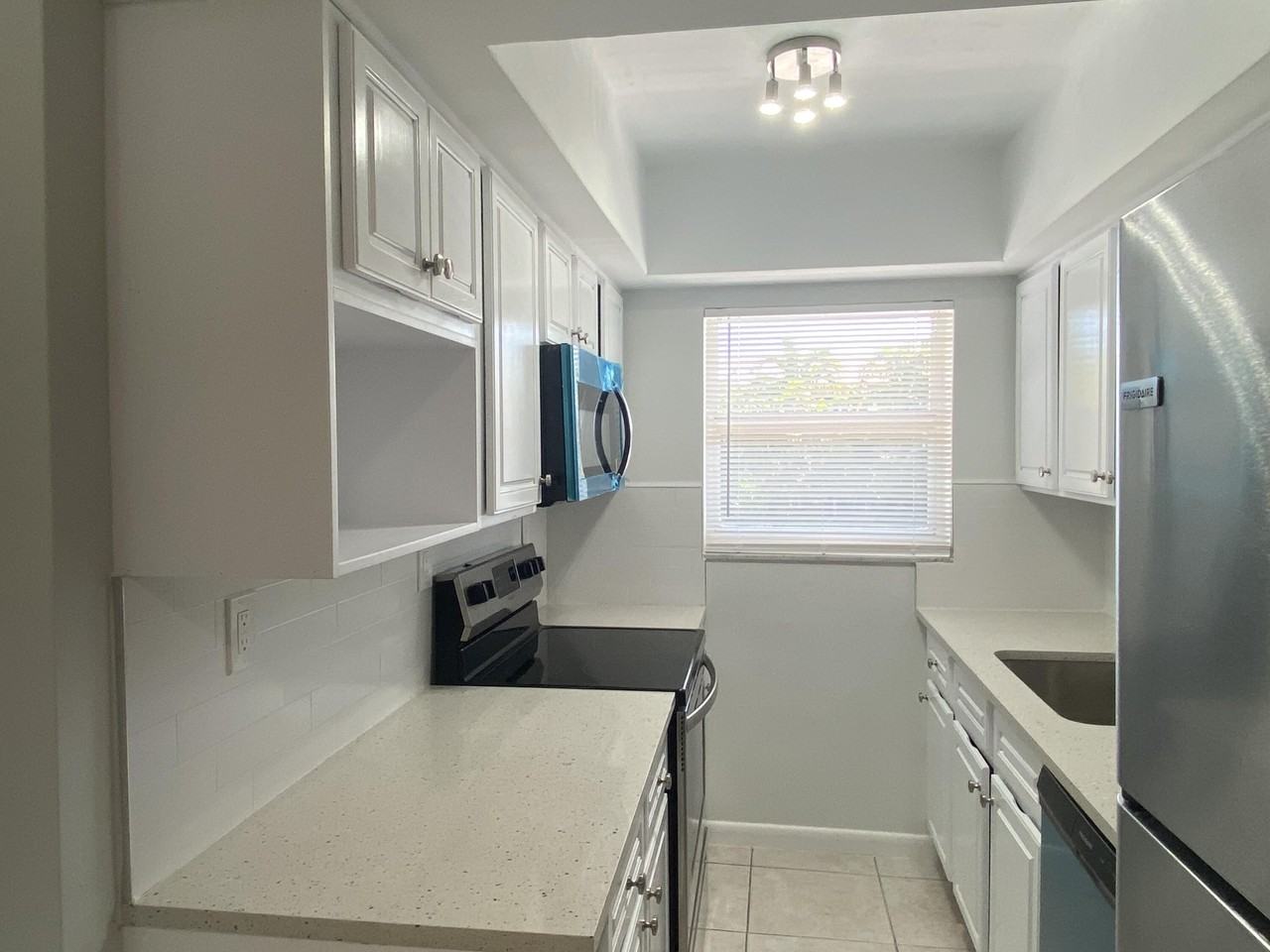 853 Se 4th Ct Apt 16 - Photo 4 of 8