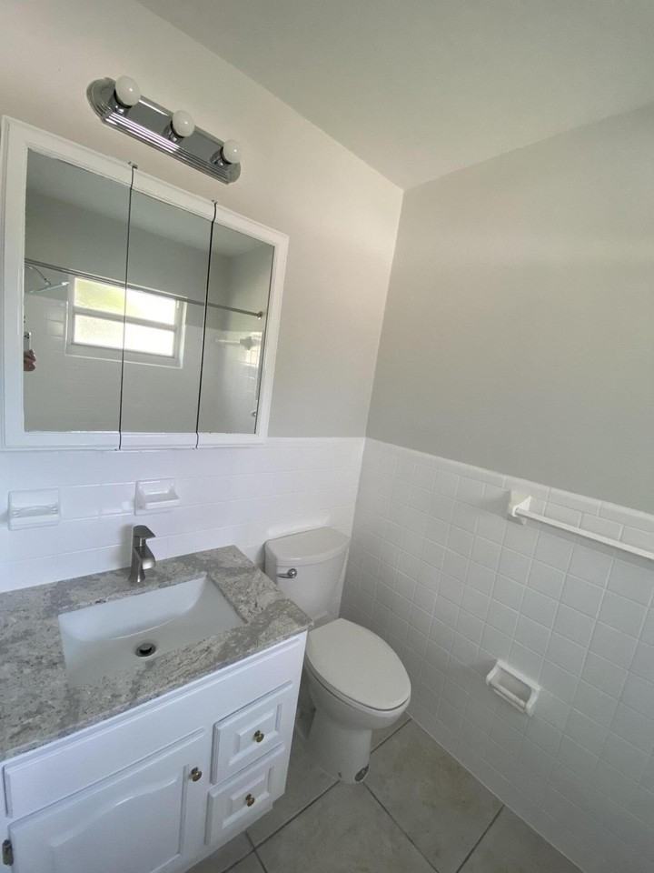 853 Se 4th Ct Apt 16 - Photo 7 of 8