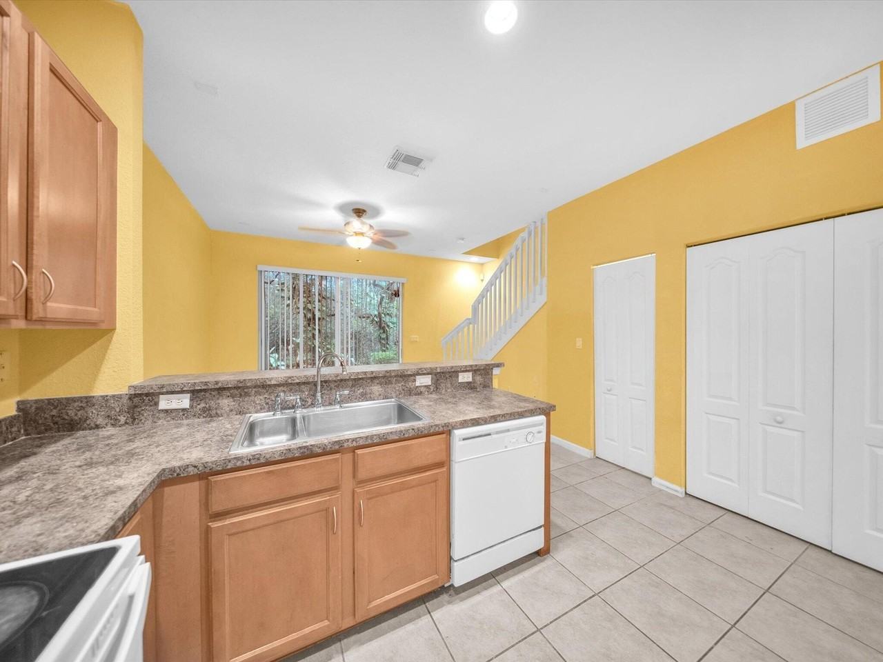 21223 Nw 14th Pl Apt 324 - Photo 7 of 25