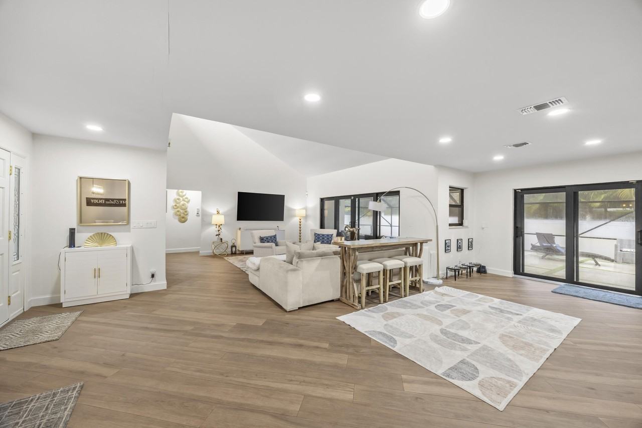 845 Ne Mulberry Dr - Photo 5 of 25