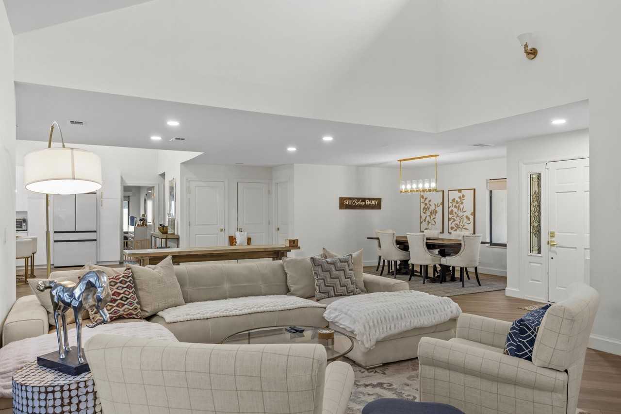 845 Ne Mulberry Dr - Photo 6 of 25