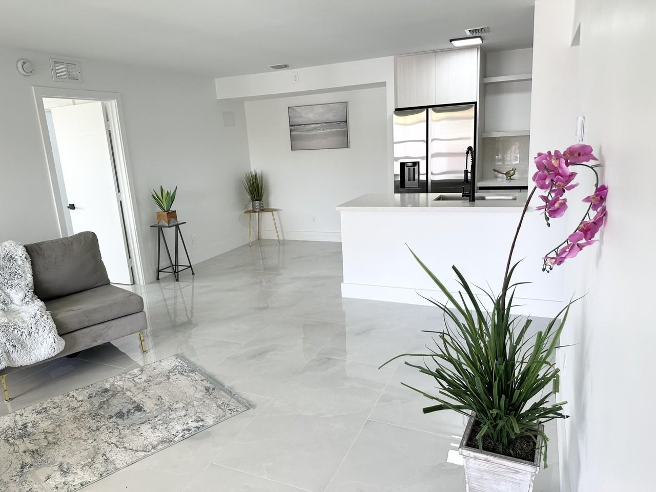 10033 Winding Lake Rd Apt 204 - Photo 4 of 35