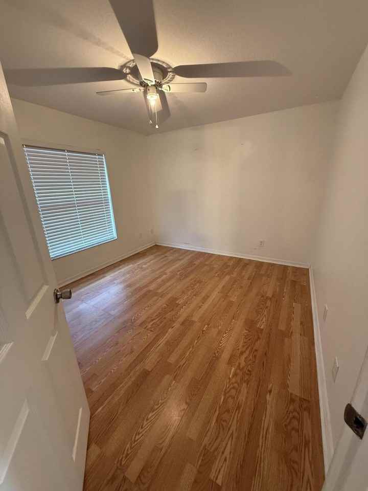 249 Ne Glentry Ave - Photo 5 of 16