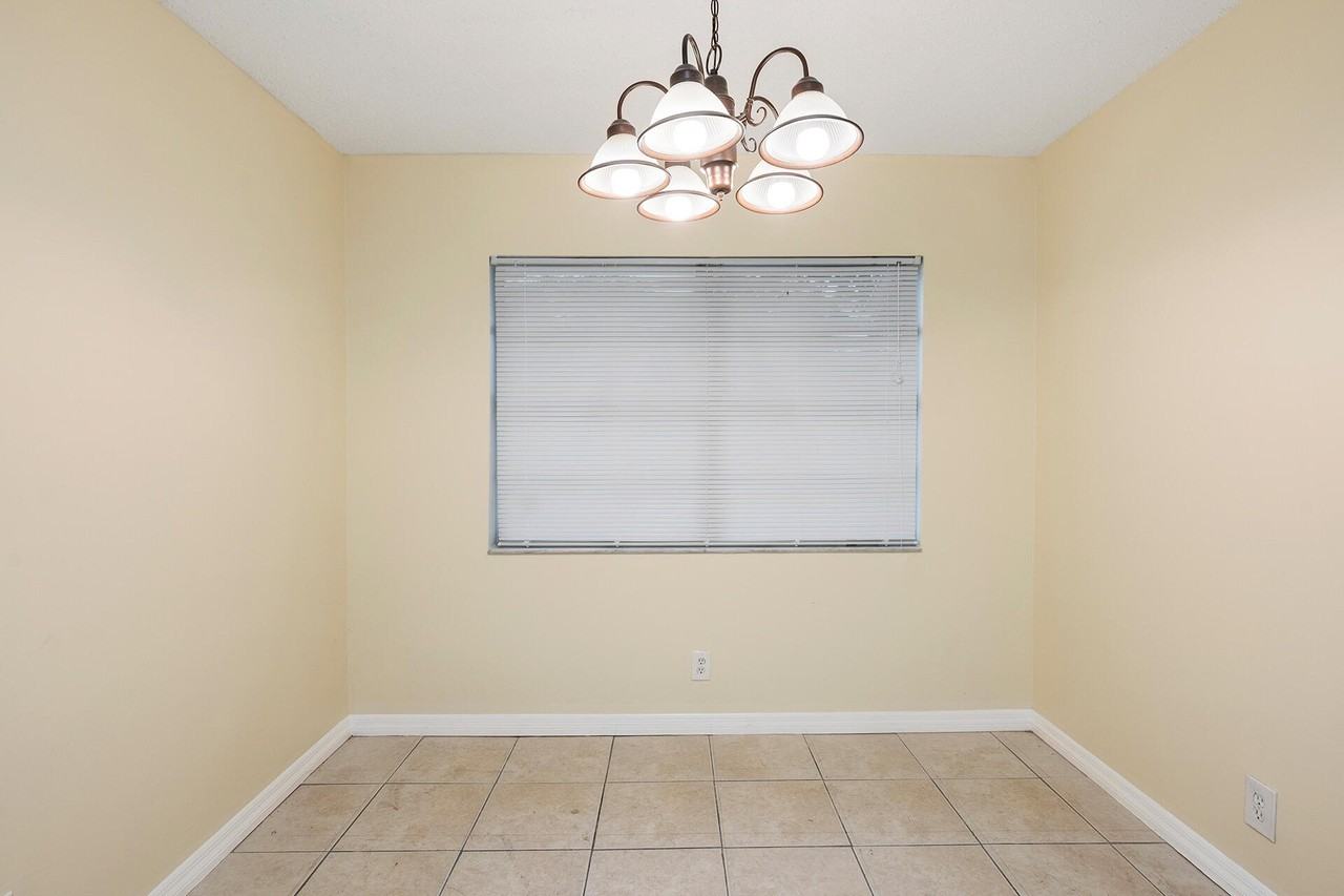 9423 Sw 52nd Ct - Photo 4 of 17