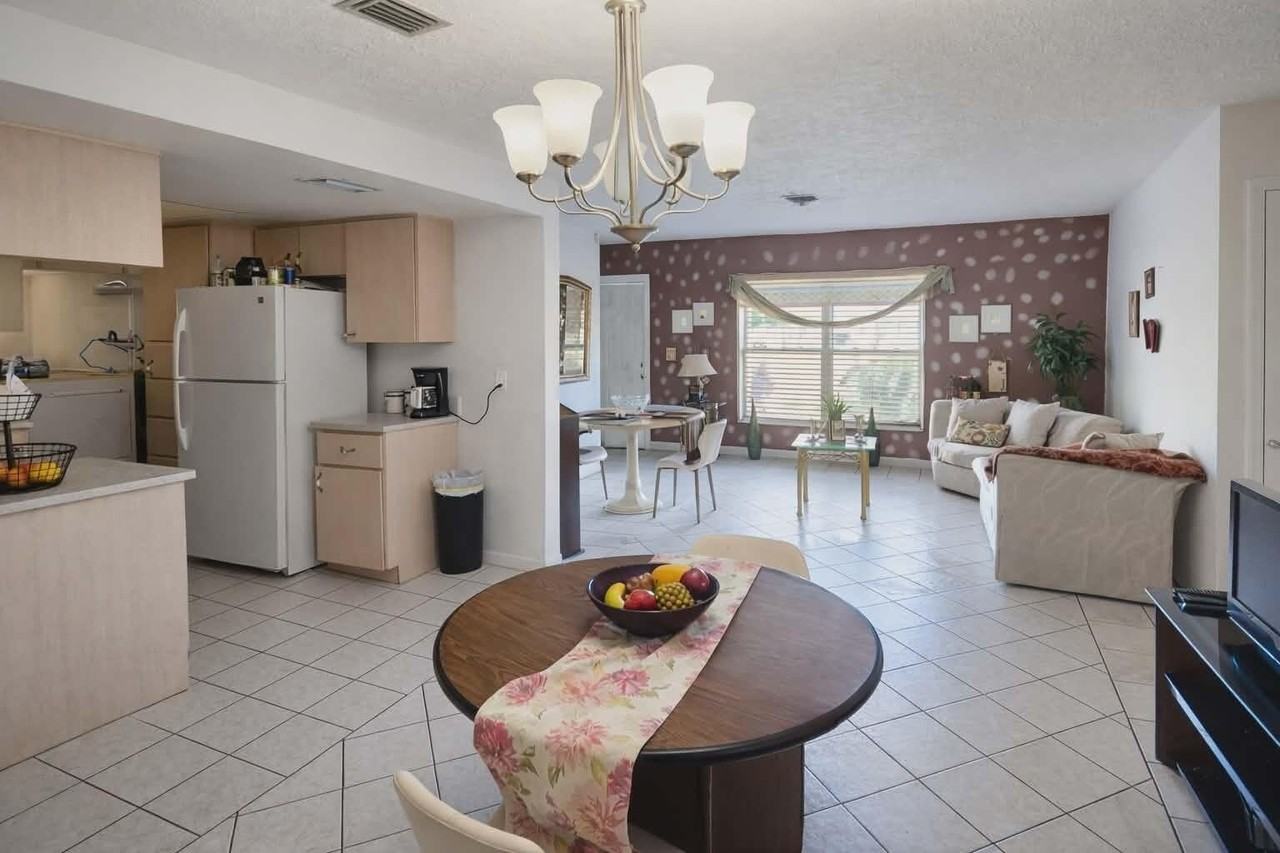 218 Olive Ave - Photo 3 of 12