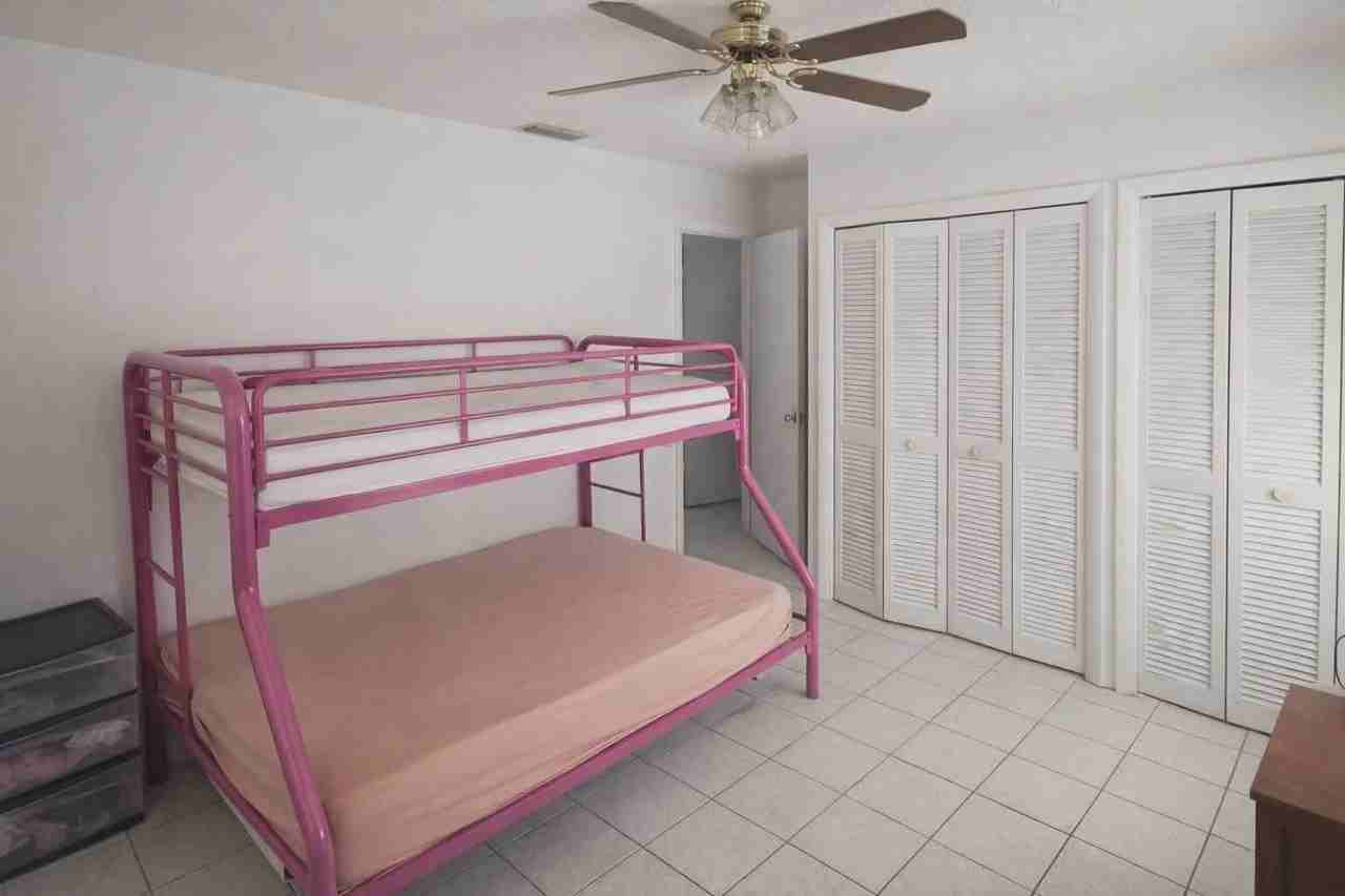 218 Olive Ave - Photo 7 of 12