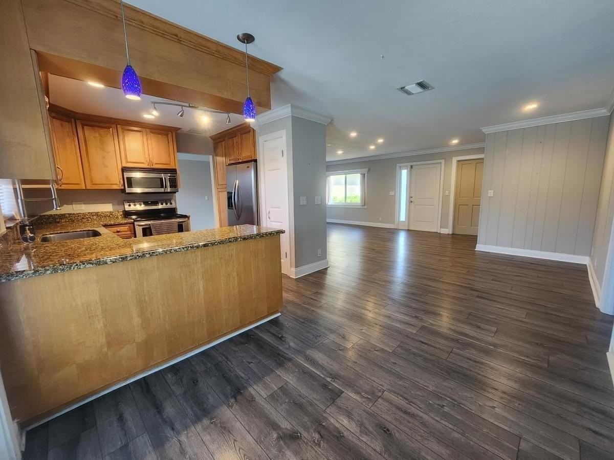 4693 Dolphin Dr - Photo 3 of 15