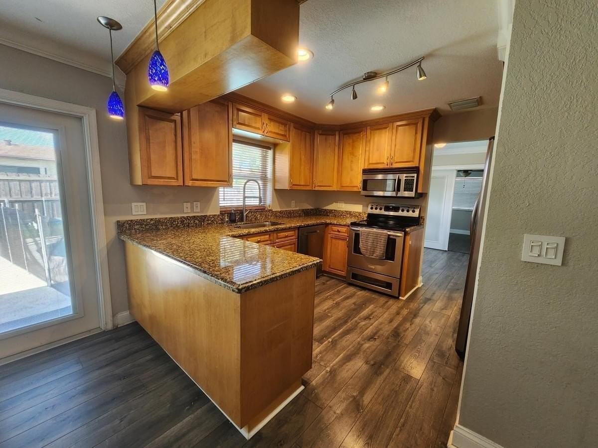 4693 Dolphin Dr - Photo 4 of 15