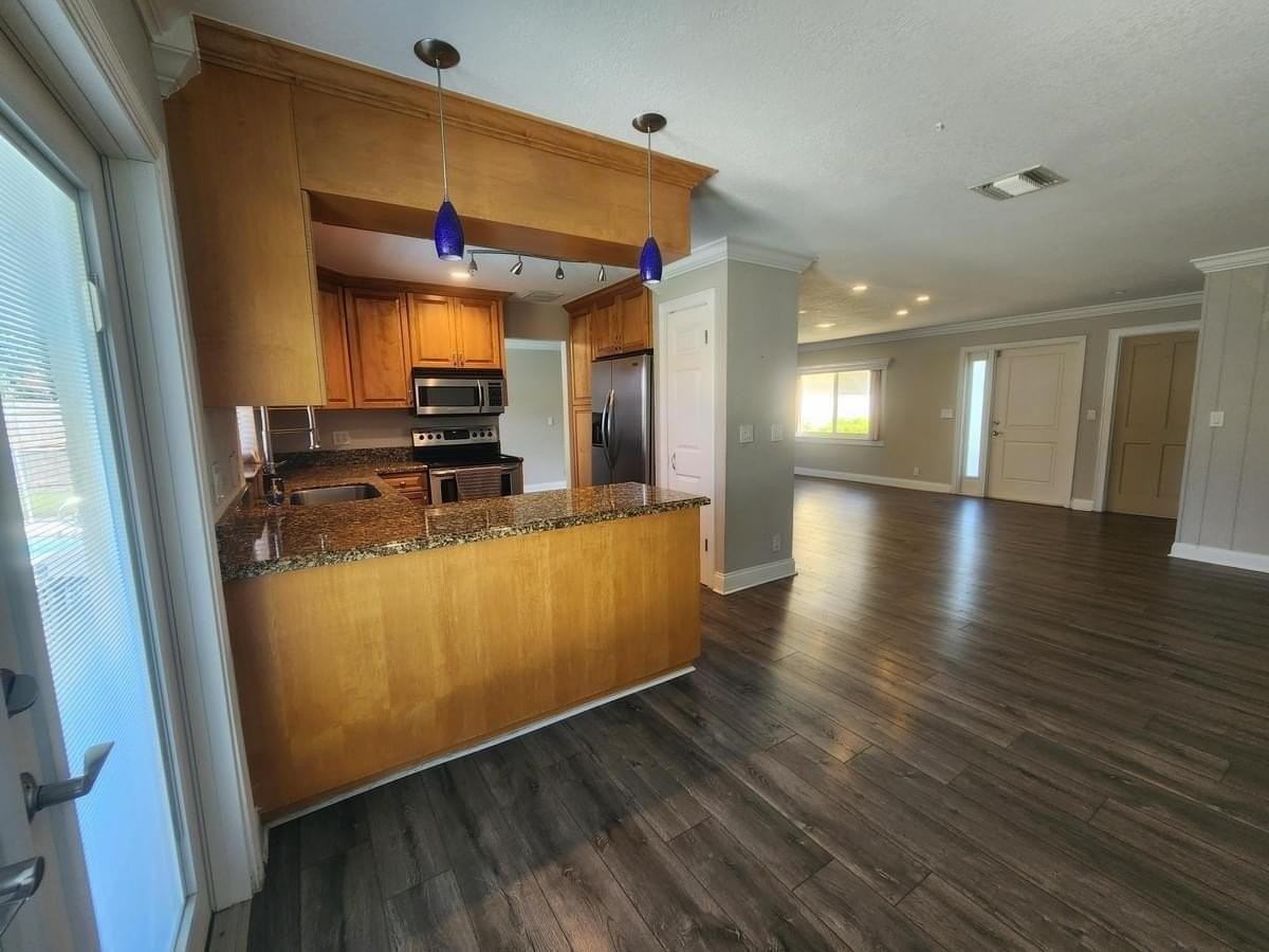 4693 Dolphin Dr - Photo 6 of 15