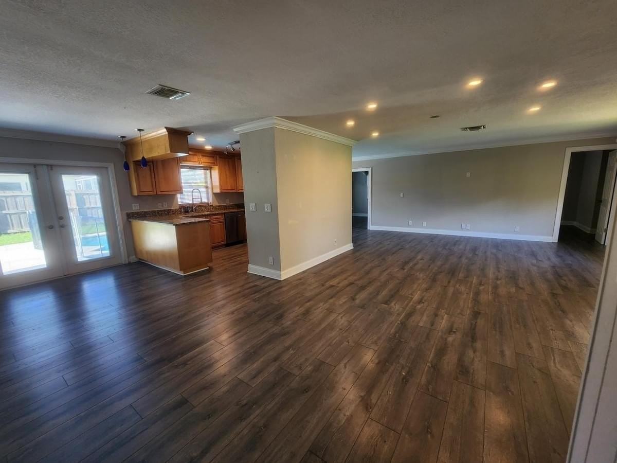 4693 Dolphin Dr - Photo 7 of 15