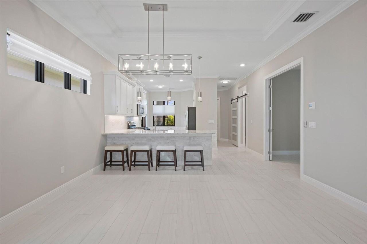 16124 Key Biscayne Ln - Photo 5 of 50