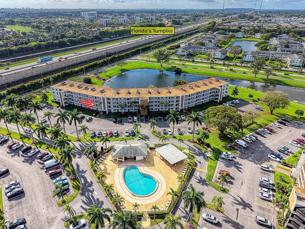 2049 Hythe C - Photo 2 of 38