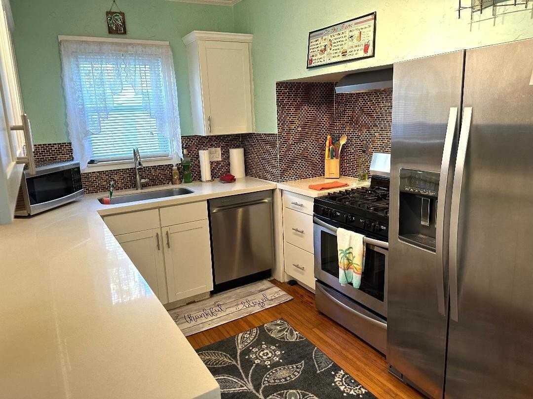 705 N Palmway - Photo 5 of 23