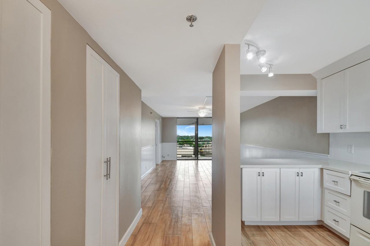 4640 Lucerne Lakes Blvd W Apt 502 - Photo 3 of 21