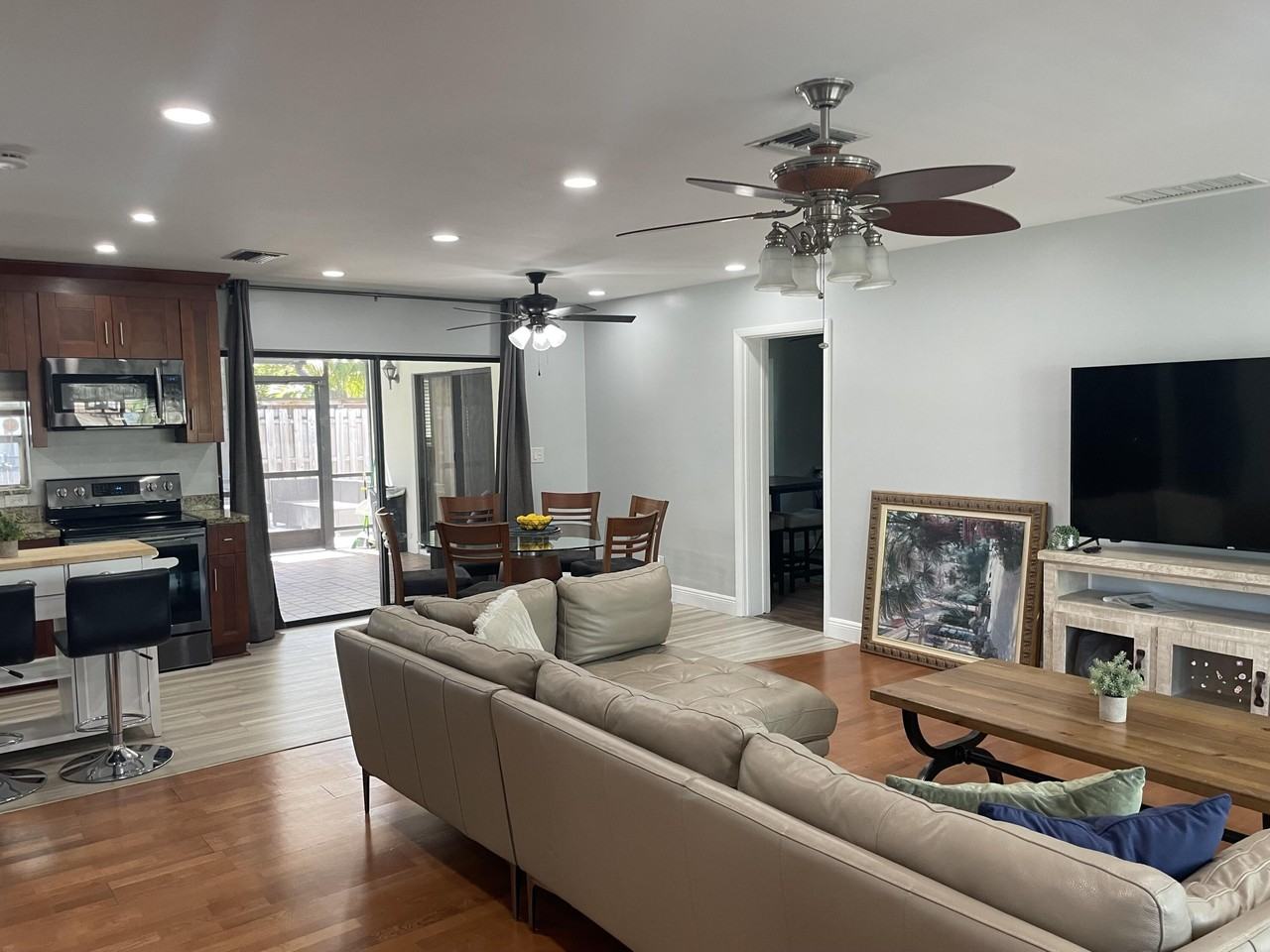 2620 Ne 19th St - Photo 4 of 22