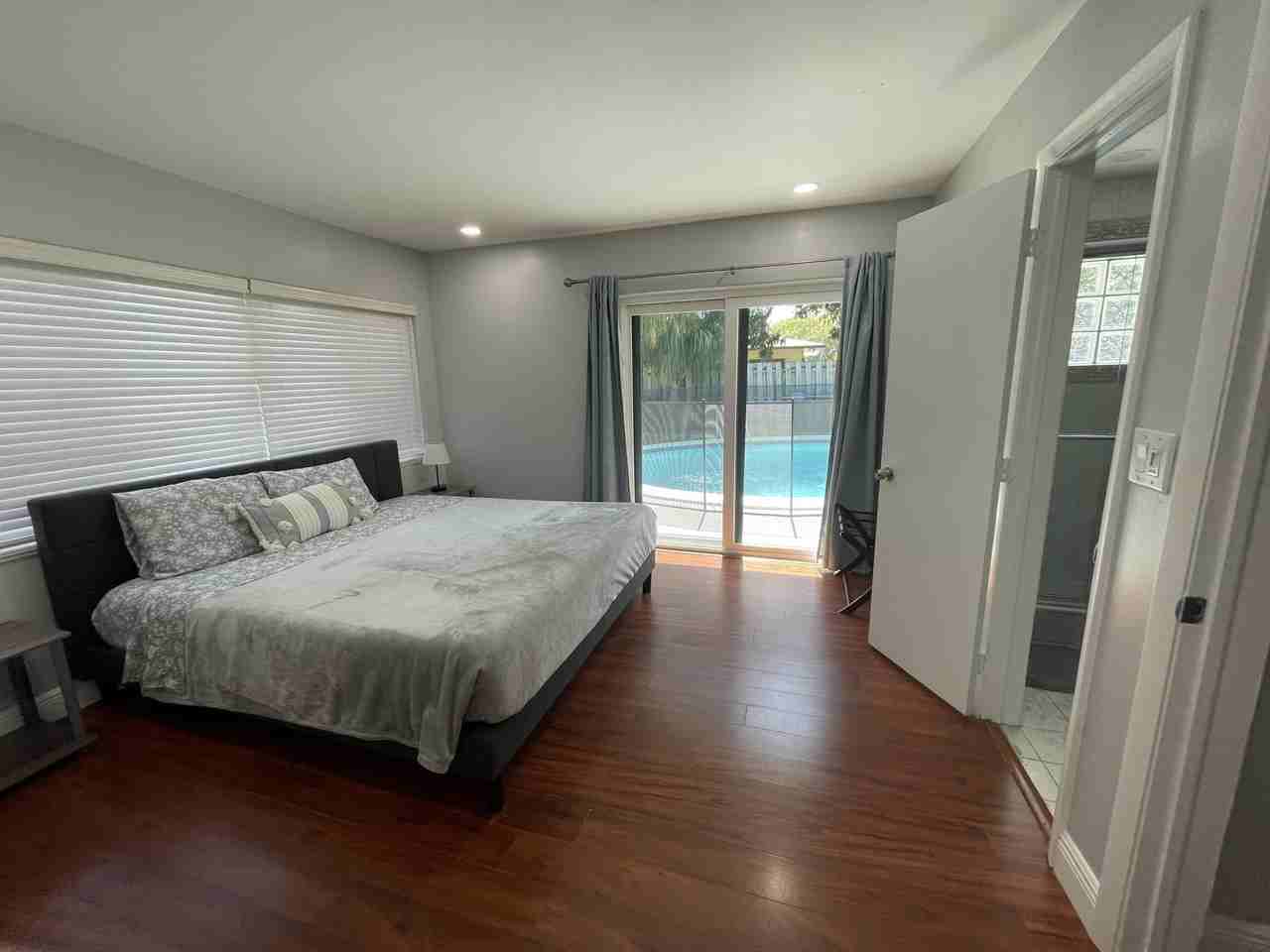 2620 Ne 19th St - Photo 5 of 22