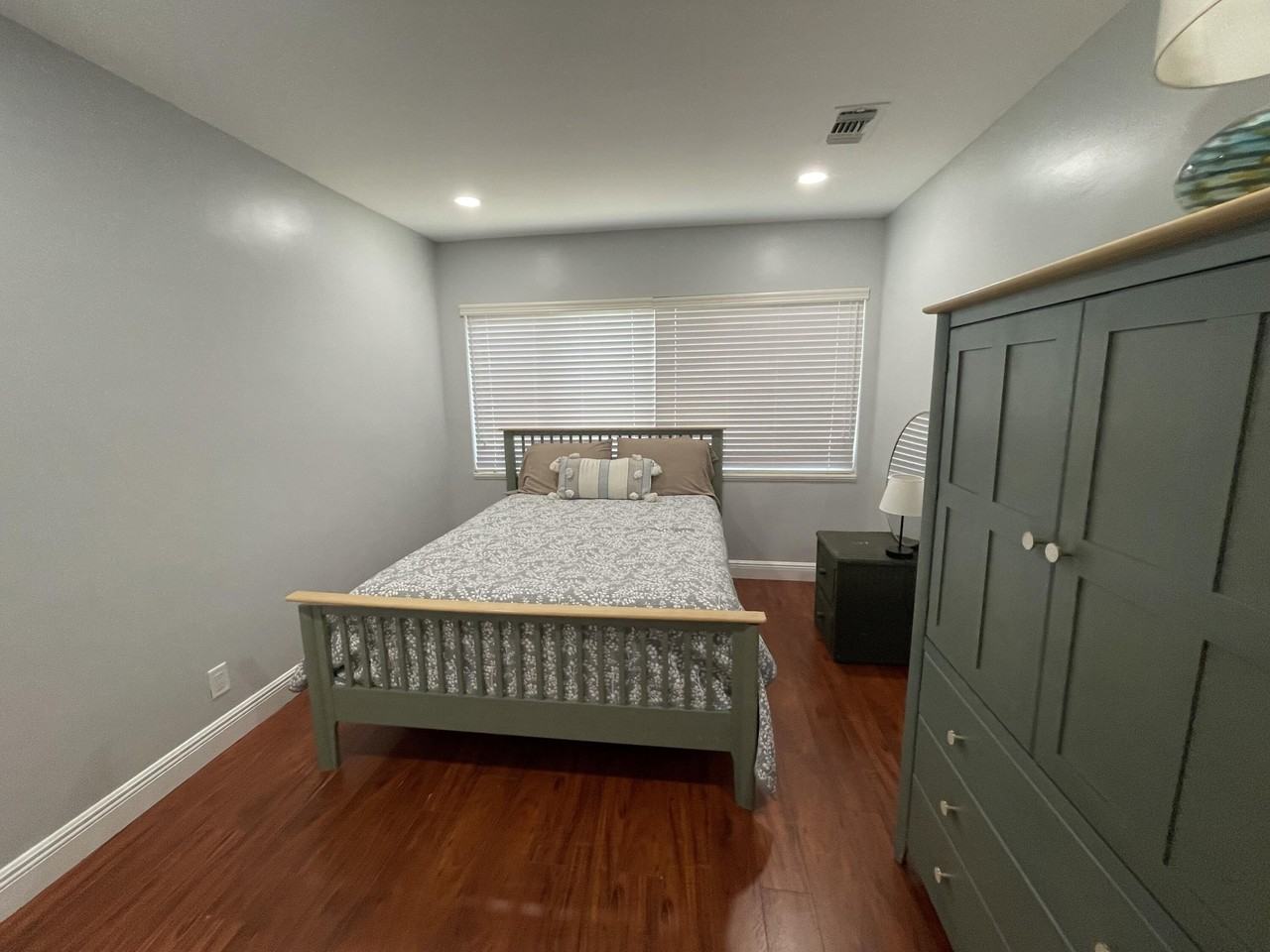 2620 Ne 19th St - Photo 7 of 22