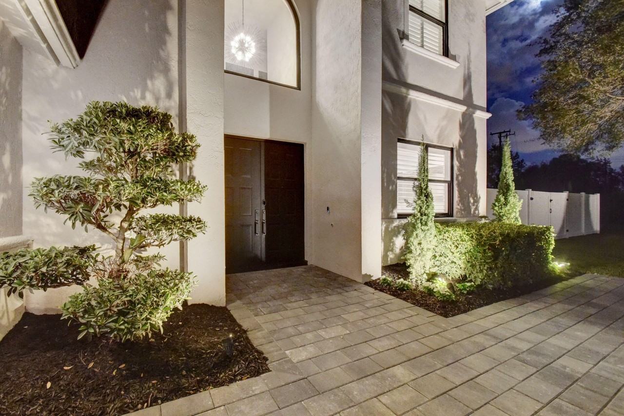 6298 Sand Hills Cir - Photo 5 of 50