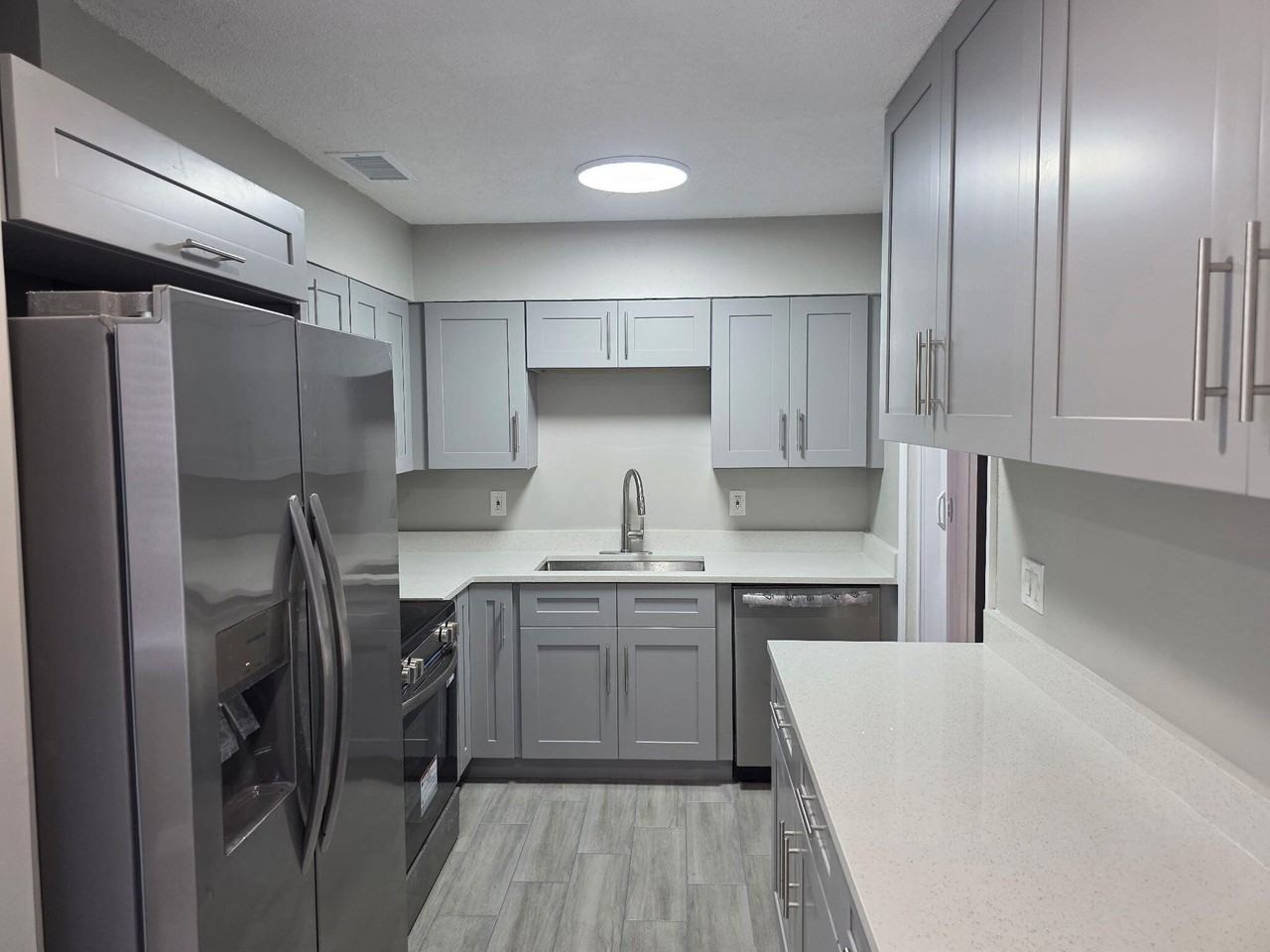 3044 Se Camino Ave - Photo 3 of 12