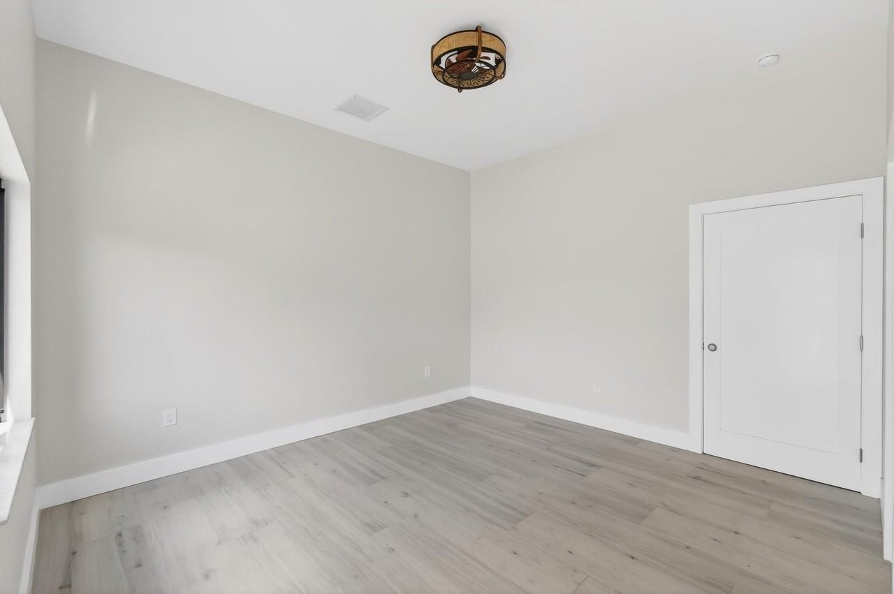 216 S C St - Photo 3 of 15