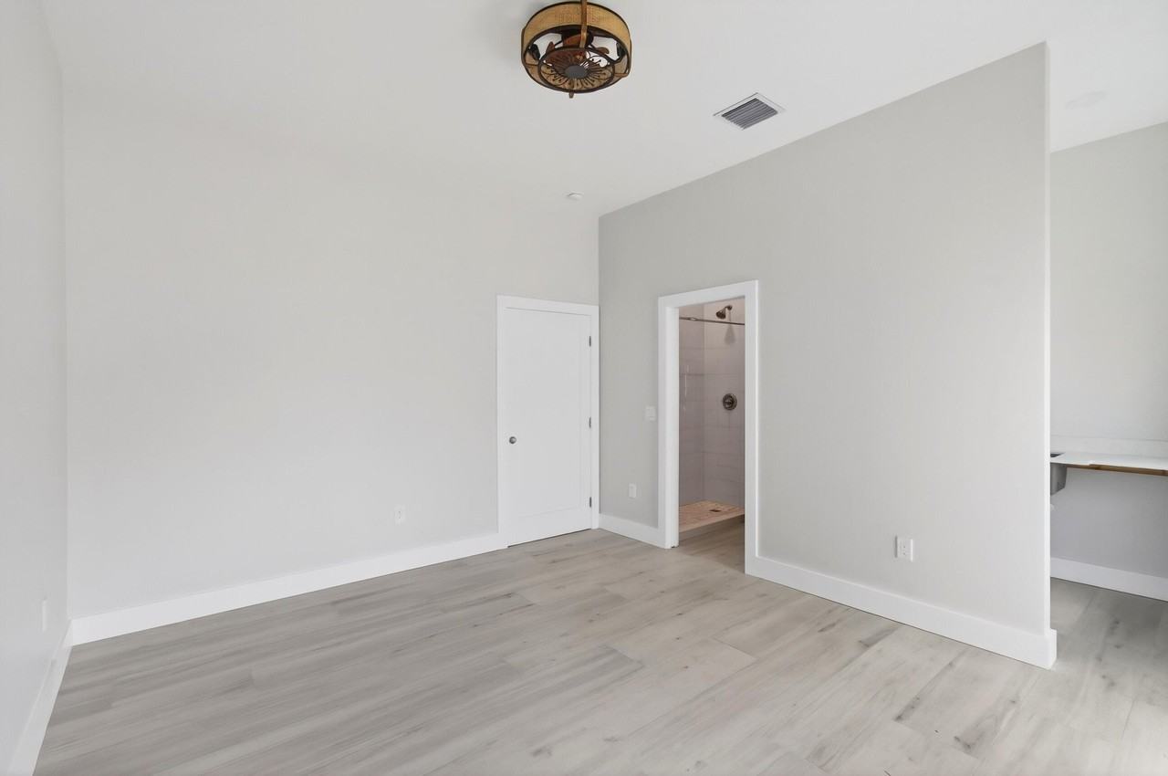 216 S C St - Photo 4 of 15