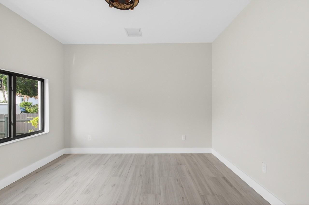 216 S C St - Photo 5 of 15